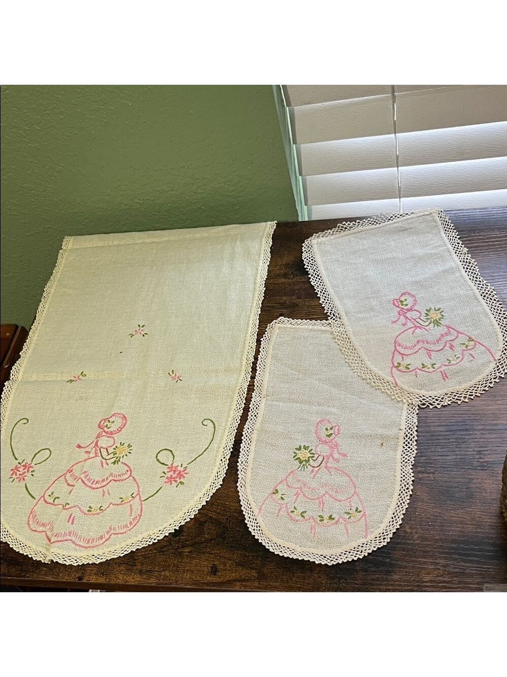 Vintage Embroidered Doilies Set Table Runners Prairie Homestead Cottage
